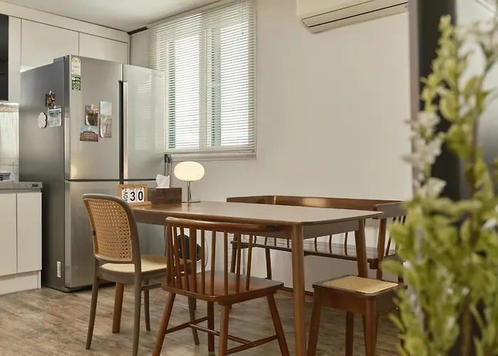 2bedroom House 10min From Stn #free Netflix #view Of Namsan #1pm Checkout Apartment *