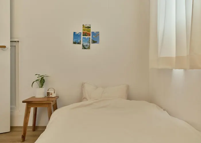 Apartment 2bedroom House 10min From Stn #free Netflix #view Of Namsan #1pm Checkout Seoul