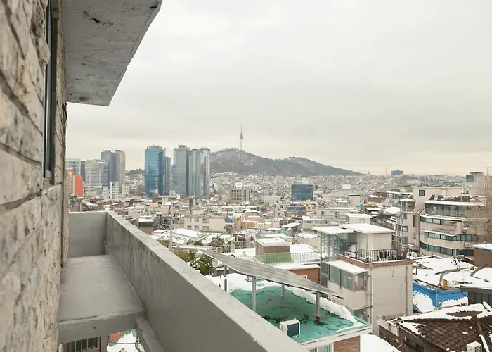 Apartment 2bedroom House 10min From Stn #free Netflix #view Of Namsan #1pm Checkout