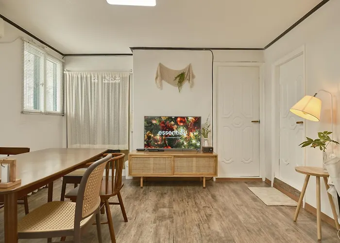 2bedroom House 10min From Stn #free Netflix #view Of Namsan #1pm Checkout Apartment *